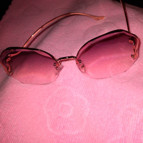Pink Sunglasses - Picture 3 of 10